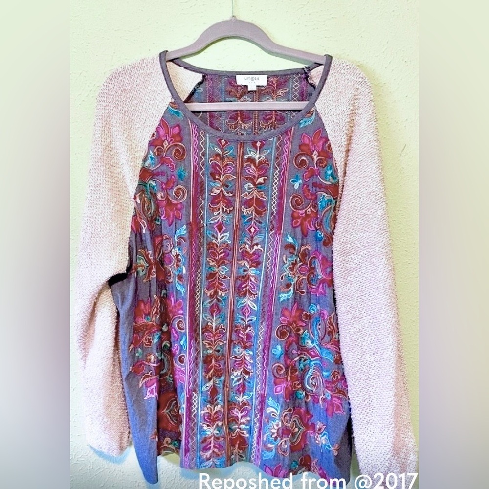 Umgee Grey Embroidered Top Oatmeal Color Bouclé Sleeves Large *Read Description